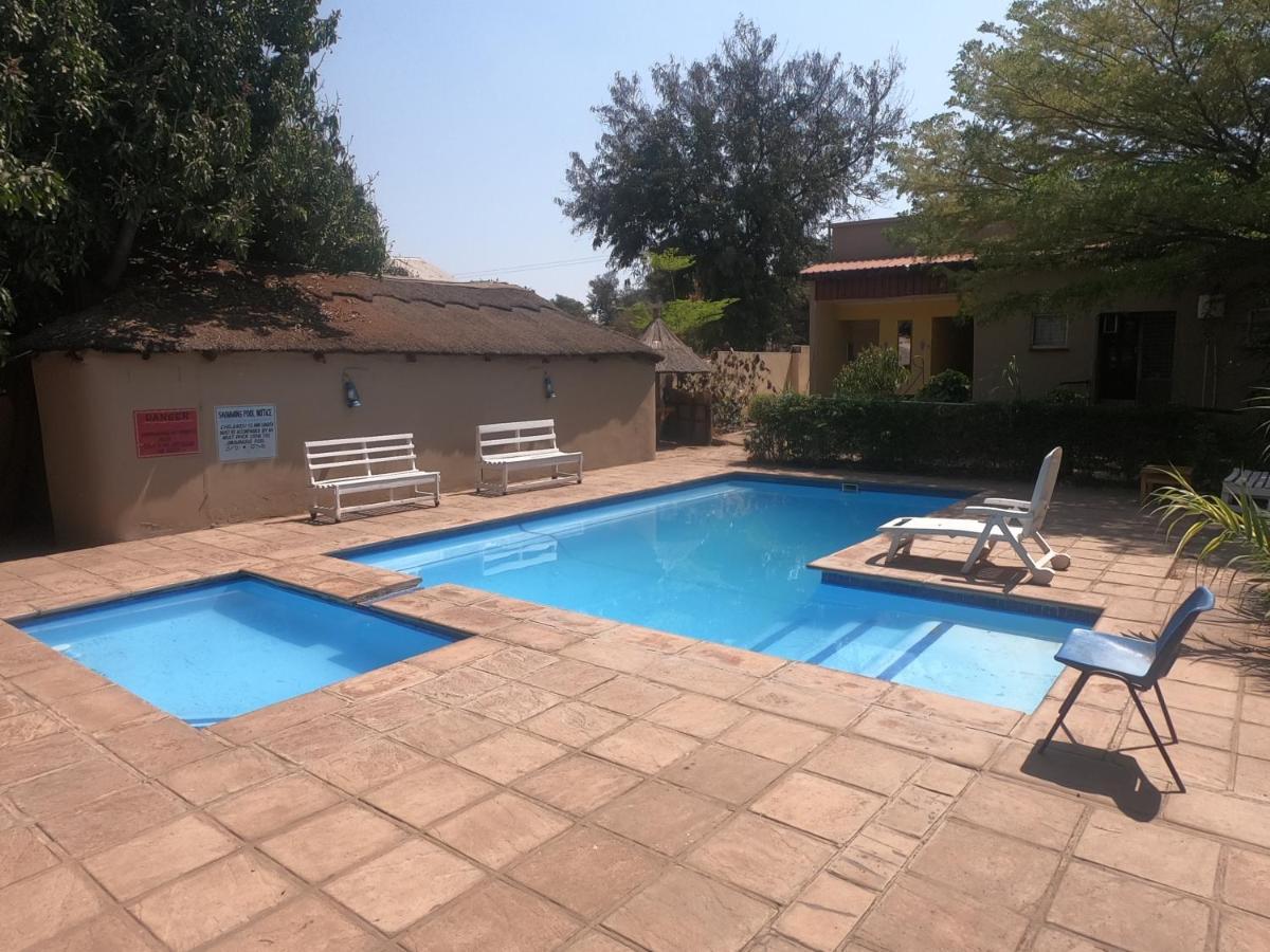 Golden Days Lodge Livingstone Ngoại thất bức ảnh