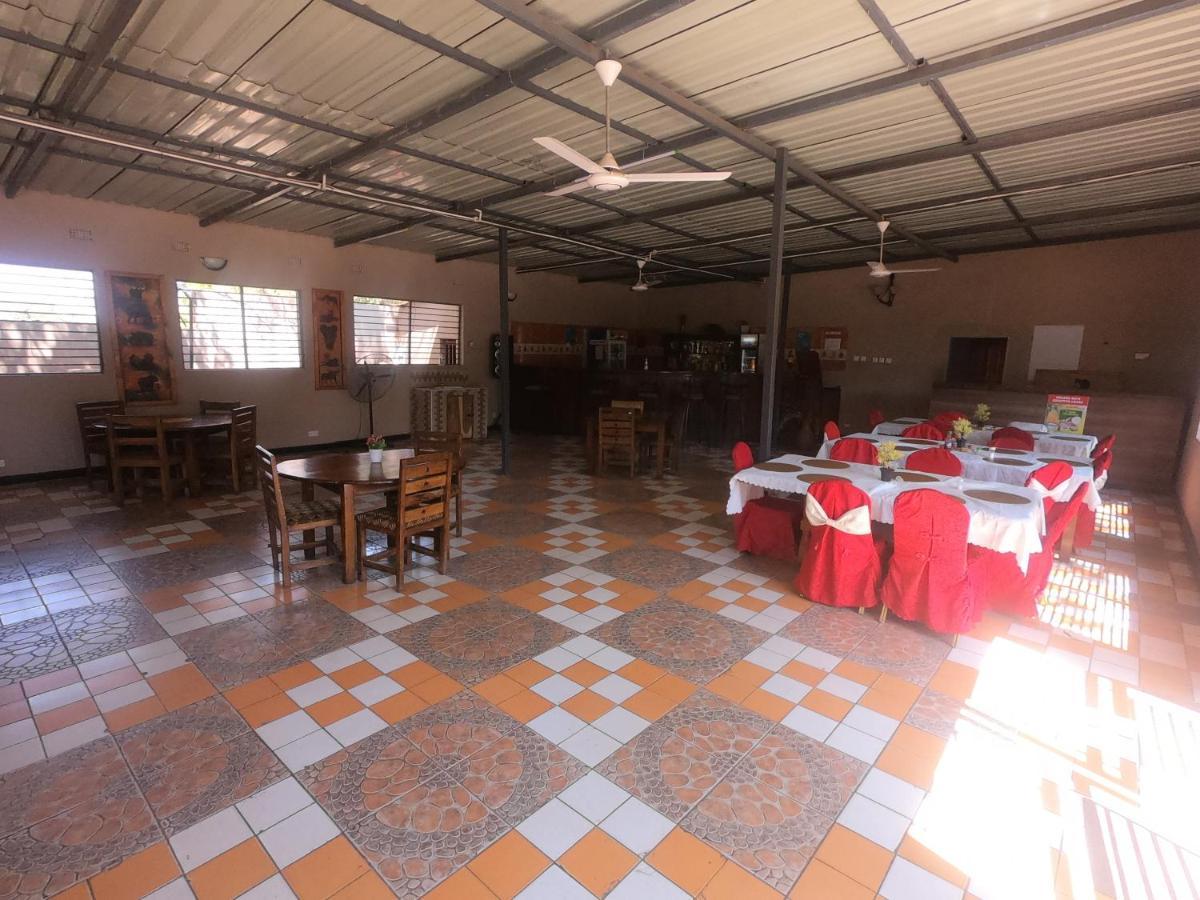 Golden Days Lodge Livingstone Ngoại thất bức ảnh