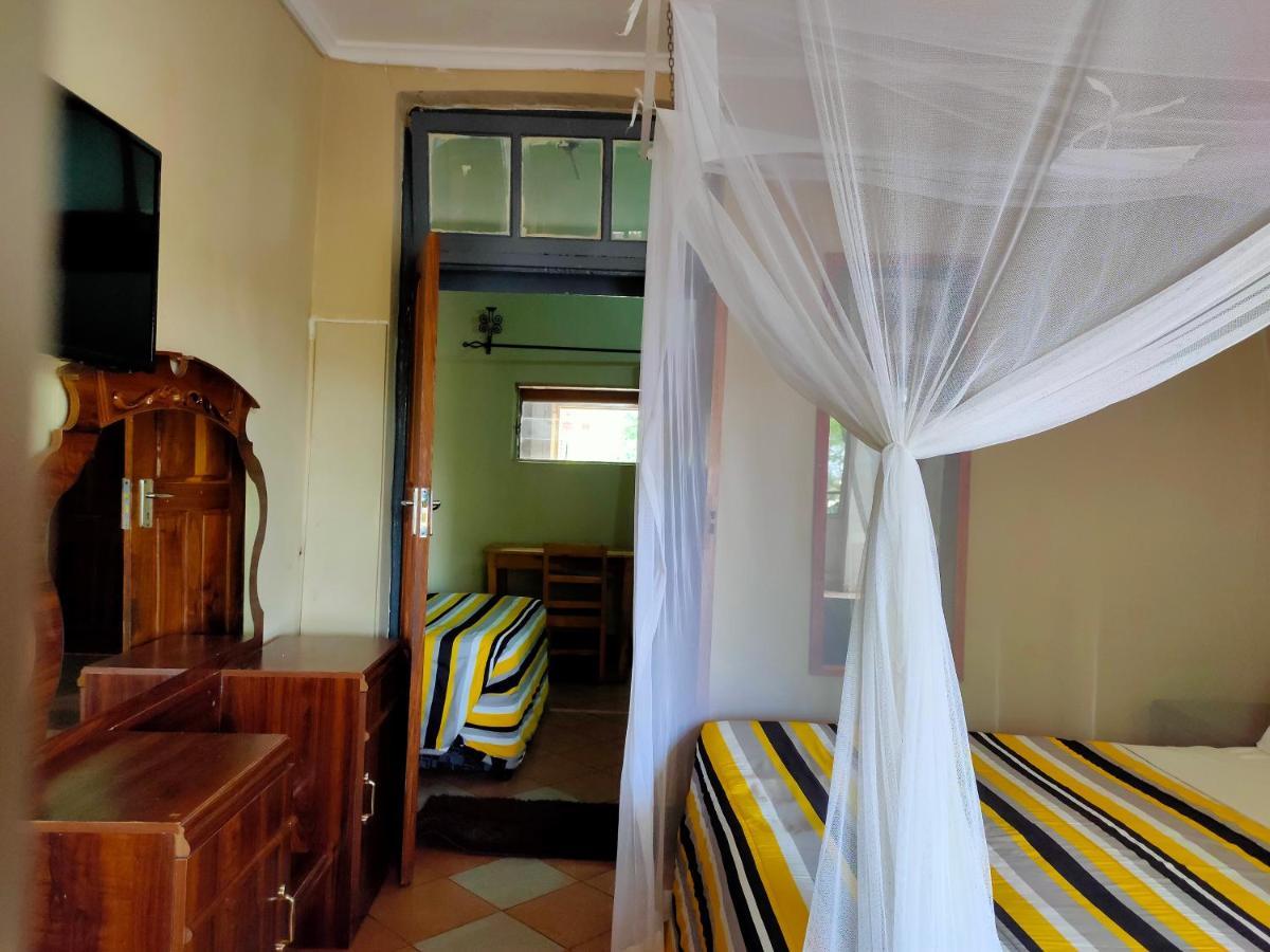 Golden Days Lodge Livingstone Ngoại thất bức ảnh