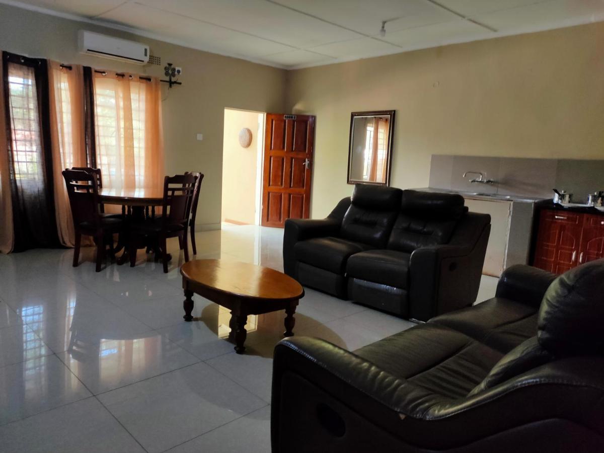 Golden Days Lodge Livingstone Ngoại thất bức ảnh