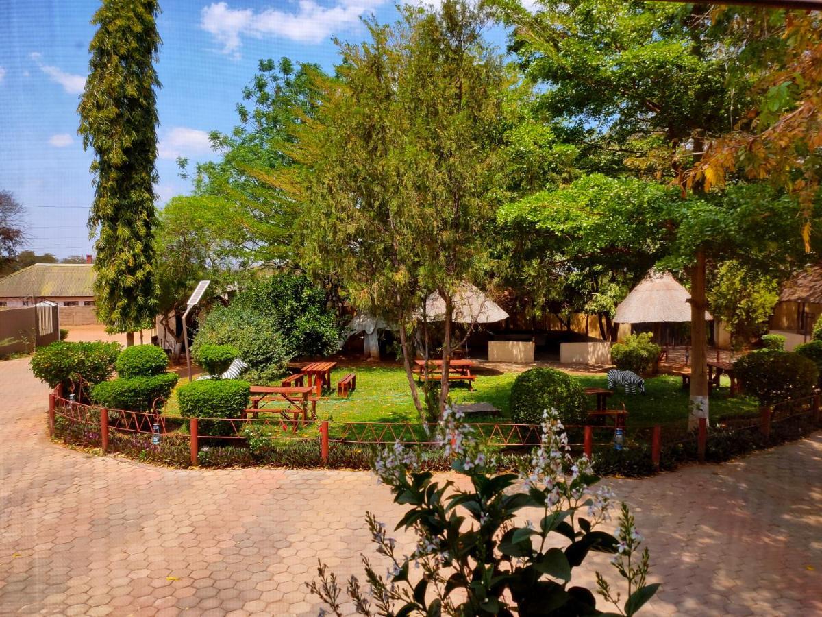 Golden Days Lodge Livingstone Ngoại thất bức ảnh