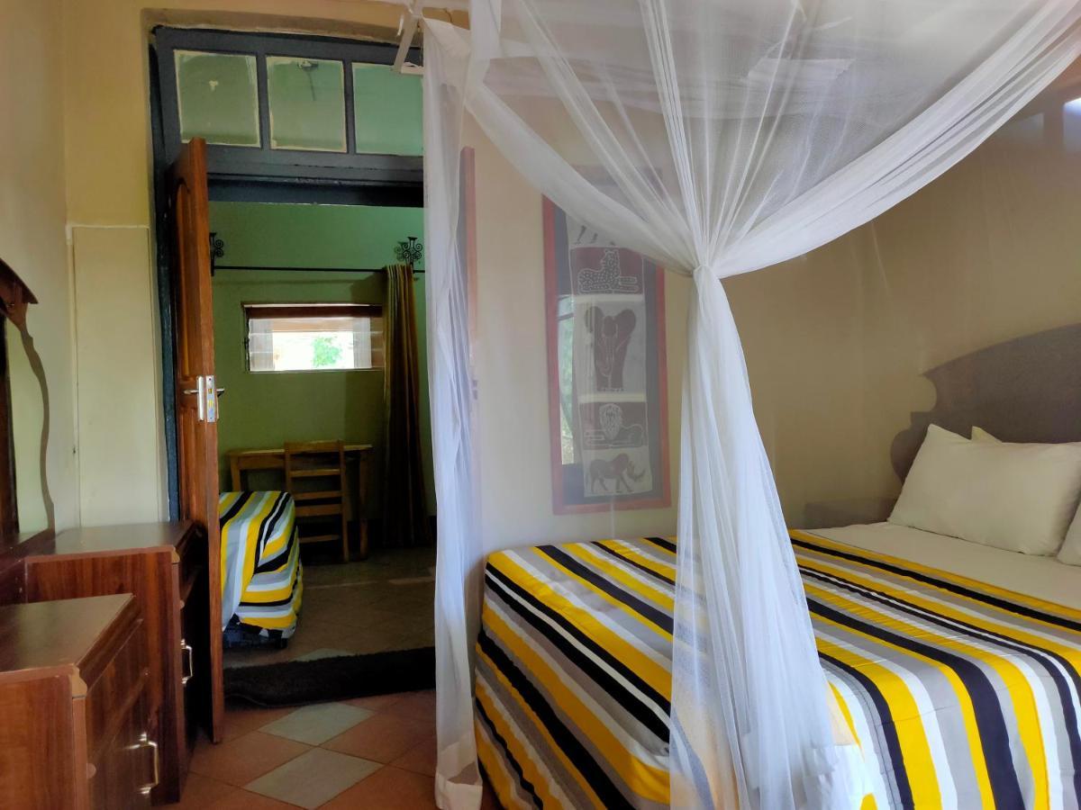 Golden Days Lodge Livingstone Ngoại thất bức ảnh