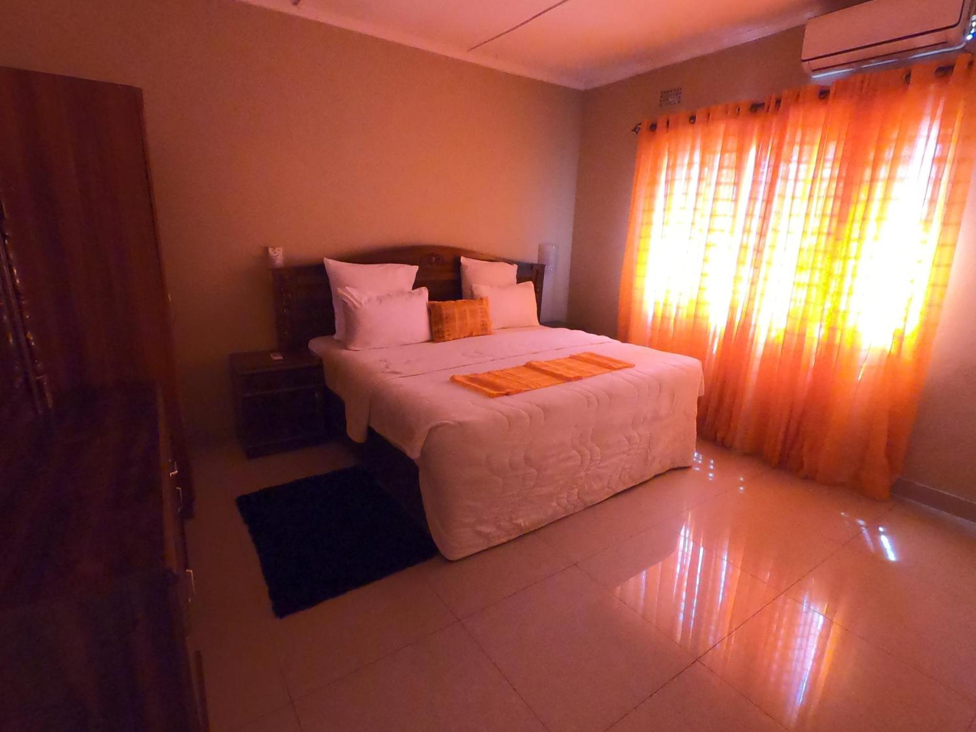 Golden Days Lodge Livingstone Ngoại thất bức ảnh