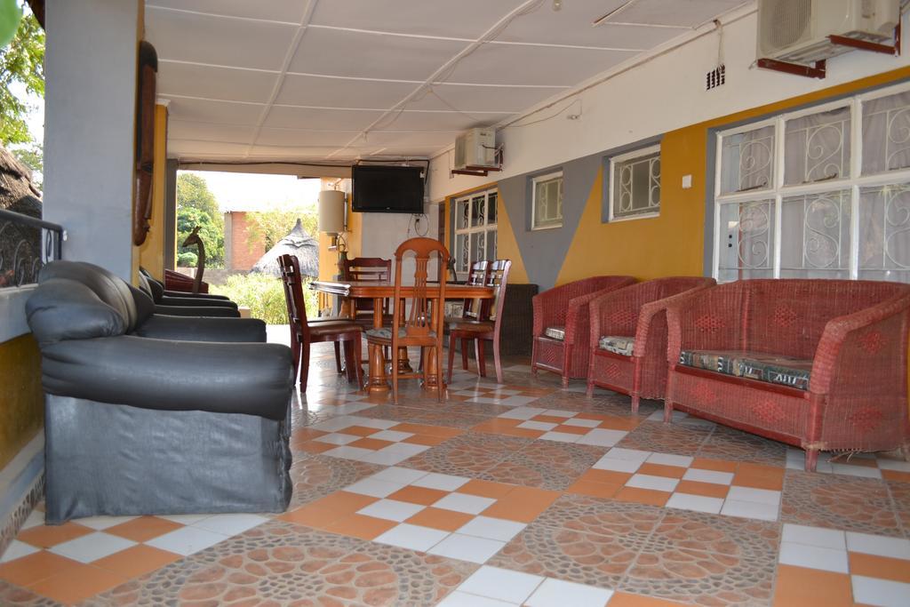 Golden Days Lodge Livingstone Ngoại thất bức ảnh